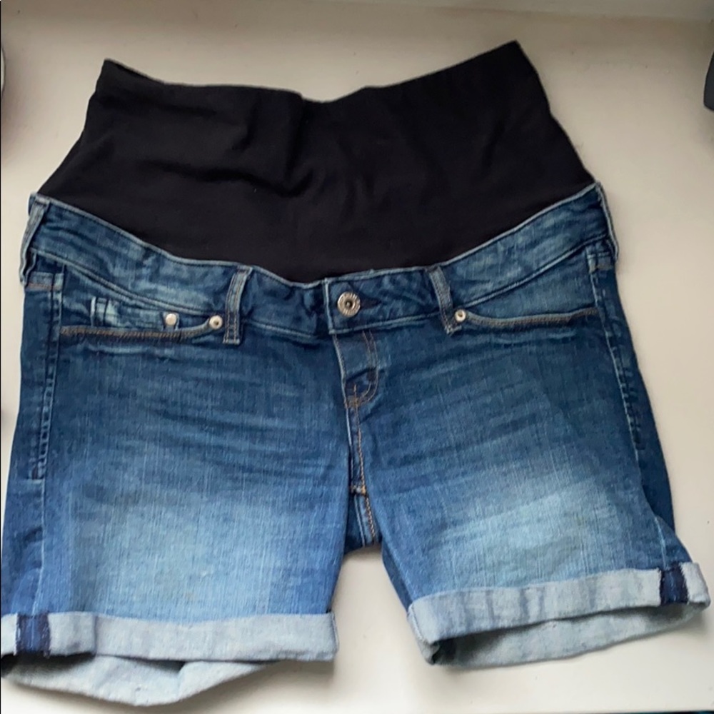Maternity shorts